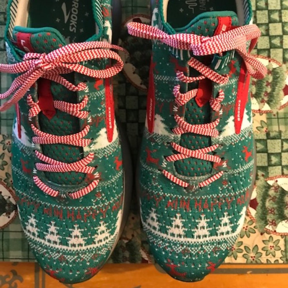 Tennis shoes Brooks Run Merry Revel 4